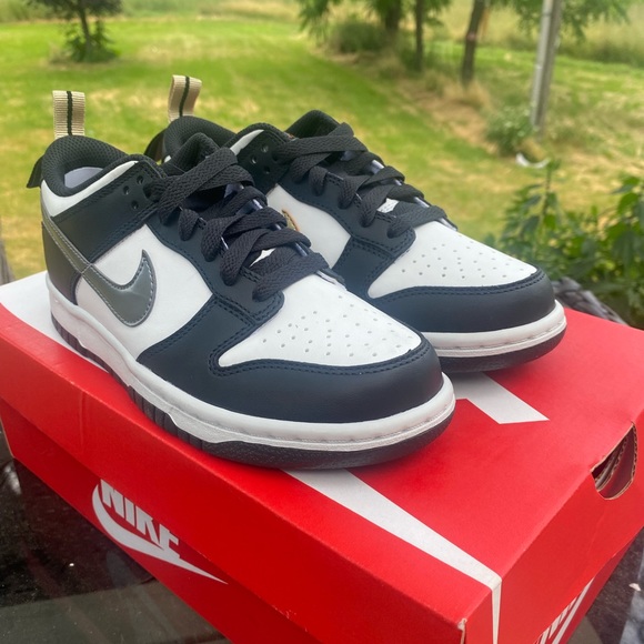 Nike Dunk Womens 5 - Picture 3 of 5